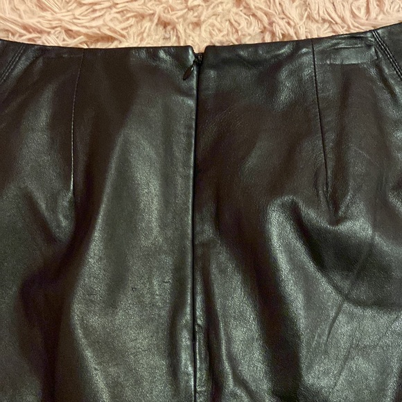 Leather skirt - Picture 3 of 5